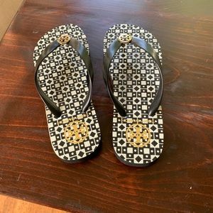 Tory Burch flip flops size 6